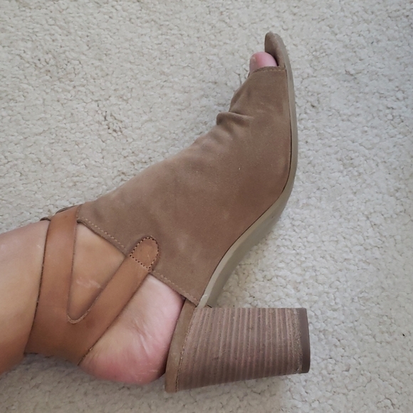 Leather heels - Picture 4 of 5